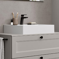 mit Aufsatzwaschtisch eckig